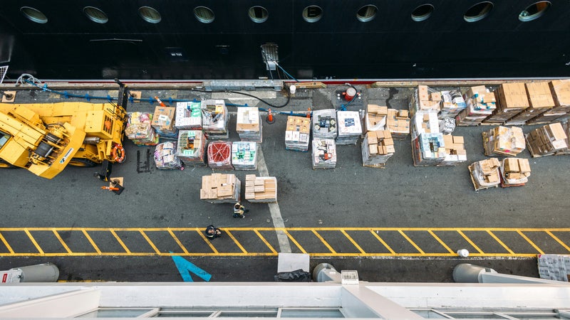 Les dockers français et européens en grève massive : raisons et conséquences