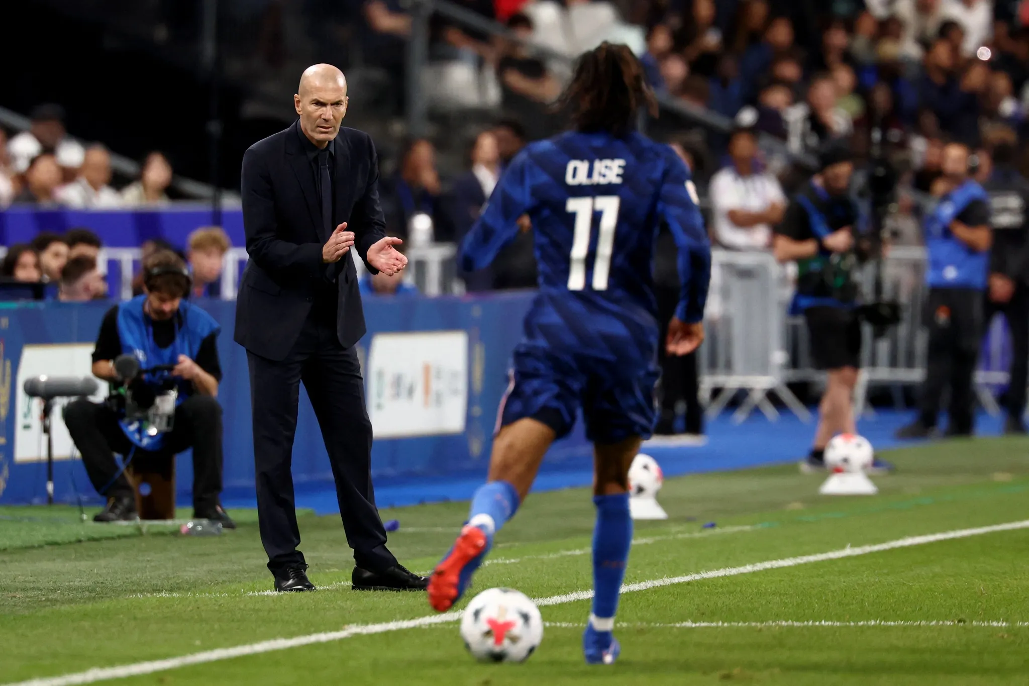 Zinedine Zidane fait son retour sur le banc des Bleus