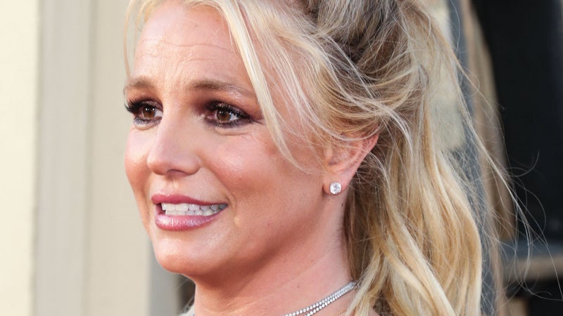 Britney Spears célèbre les 25 ans de son album avec un duo inédit