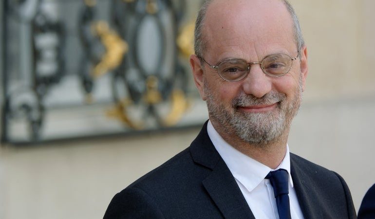Jean-Michel Blanquer assume ses réformes éducatives