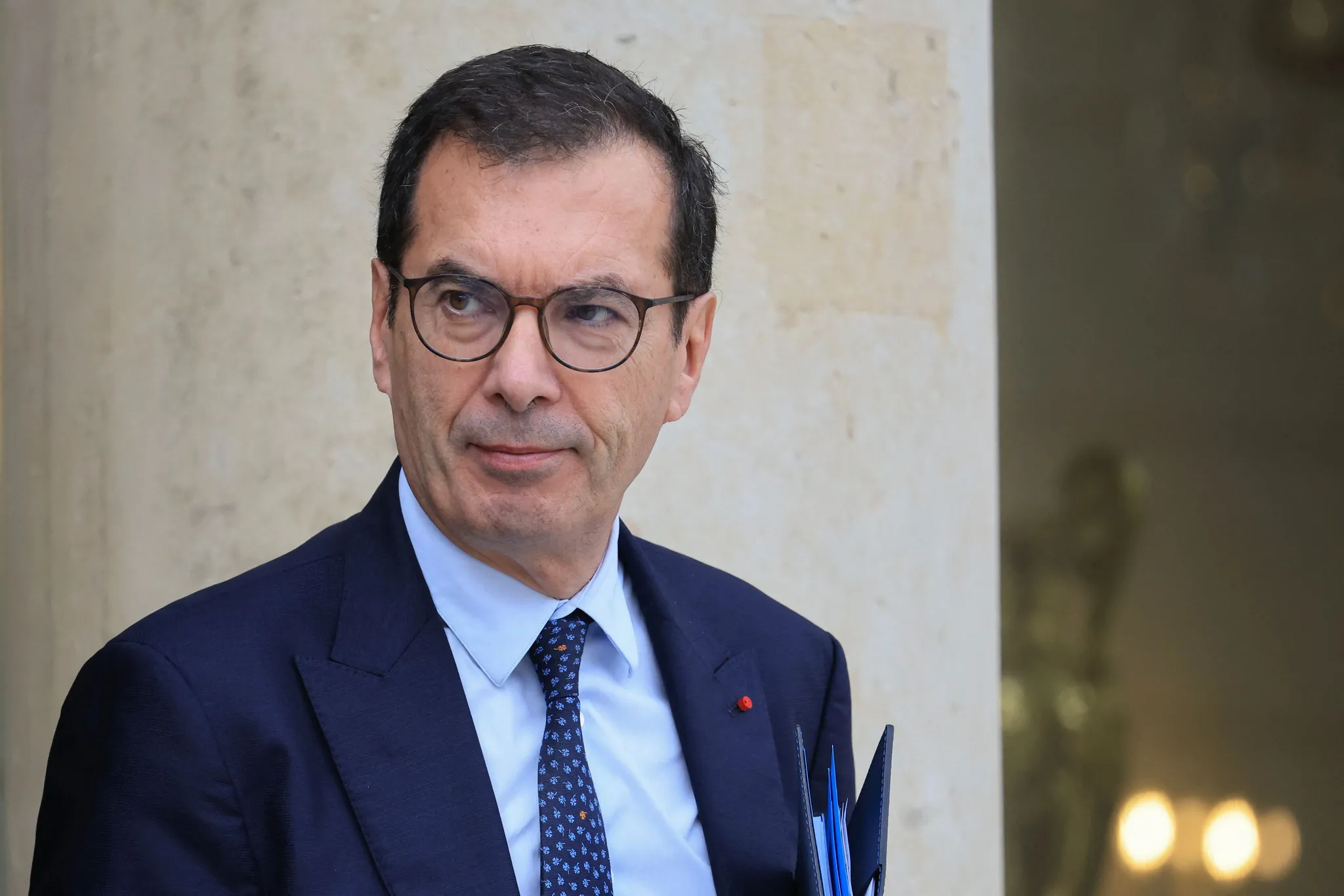 Gestion des dégâts après des pillages en France