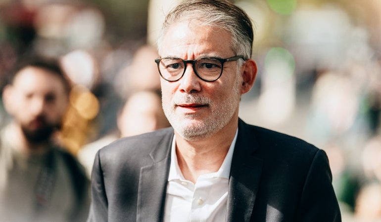 Olivier Faure : Un leadership contesté à la tête du Parti socialiste