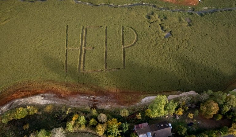 Le lac des Brenets à sec : un appel à l&rsquo;aide des riverains