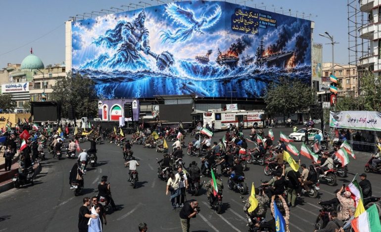Propagande visuelle en Iran: des fresques monumentales contre les États-Unis et Israël
