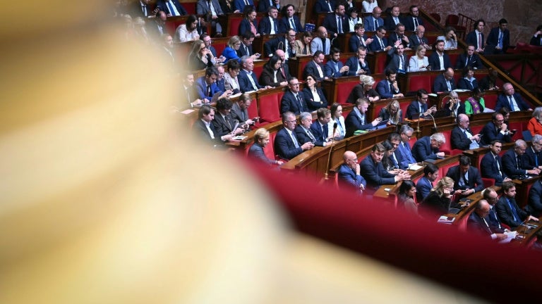 Proposition de loi contre les violences sexuelles et sexistes adoptée à l&rsquo;Assemblée