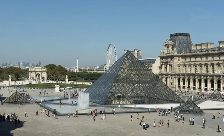 Le Musée du Louvre : Failles de Sécurité et Efforts d&rsquo;Amélioration