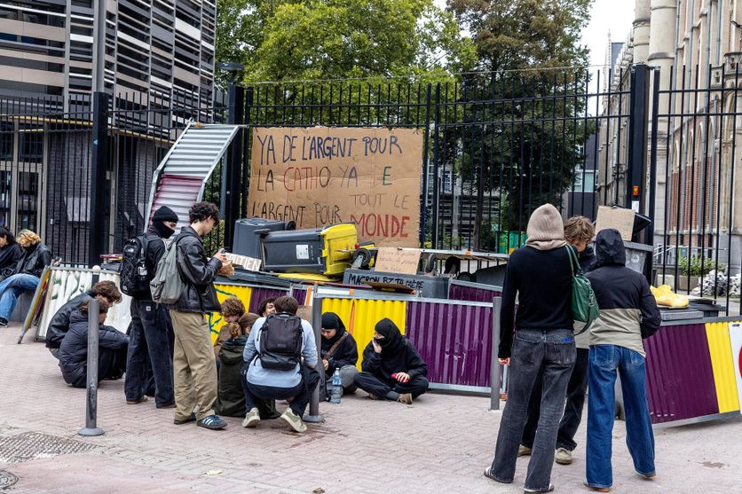 Les universitaires se mobilisent massivement en soutien aux lycéens