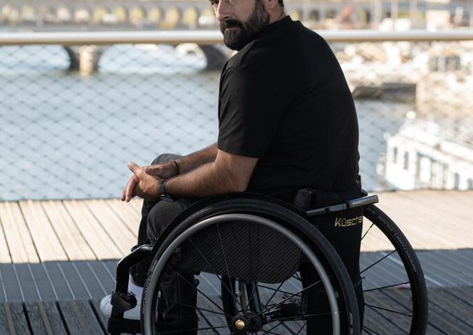 Michaël Jérémiasz critique les progrès limités pour les personnes handicapées
