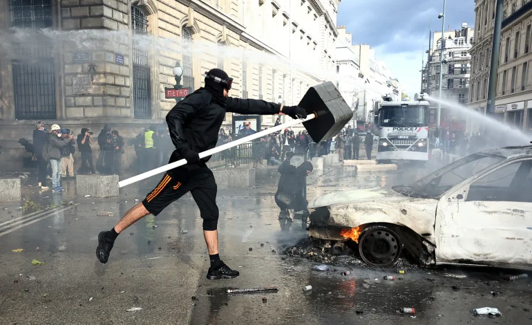 Équipement des forces de l&rsquo;ordre lors des manifestations