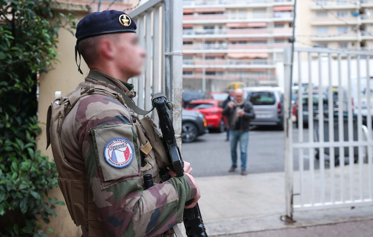 Appels à l&rsquo;Intervention Militaire lors des Émeutes : Légal ou Pas ?