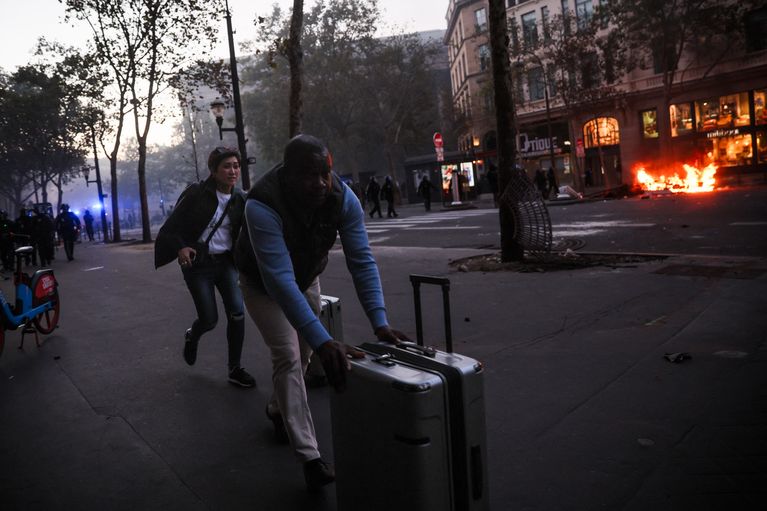 L&rsquo;impact des violences urbaines sur le tourisme en France