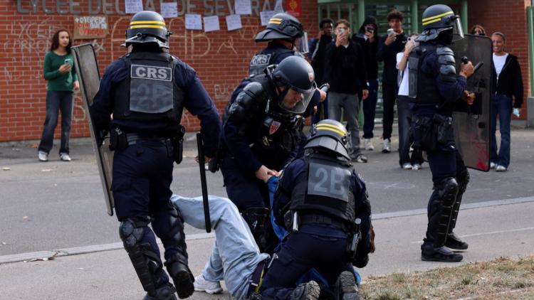 Les lycées face à des violences inédites : Analyse et mesures