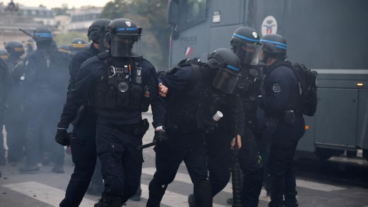 Tensions entre le syndicat policier et l&rsquo;État : dépôt de plainte pour mise en danger