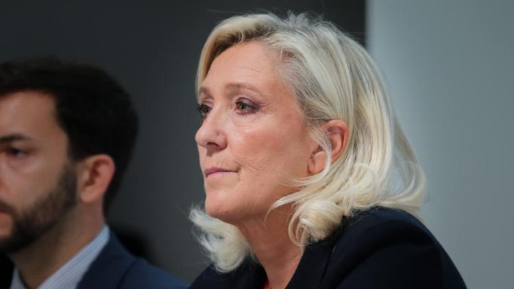 Marine Le Pen critique le président du Conseil constitutionnel, Richard Ferrand