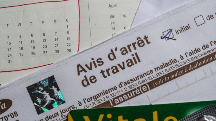 Le gouvernement prévoit de réviser les règles d&rsquo;arrêts maladie