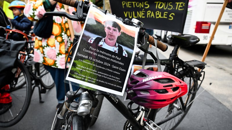 Un conducteur de SUV impliqué dans la mort d&rsquo;un cycliste à Paris remis en liberté provisoire