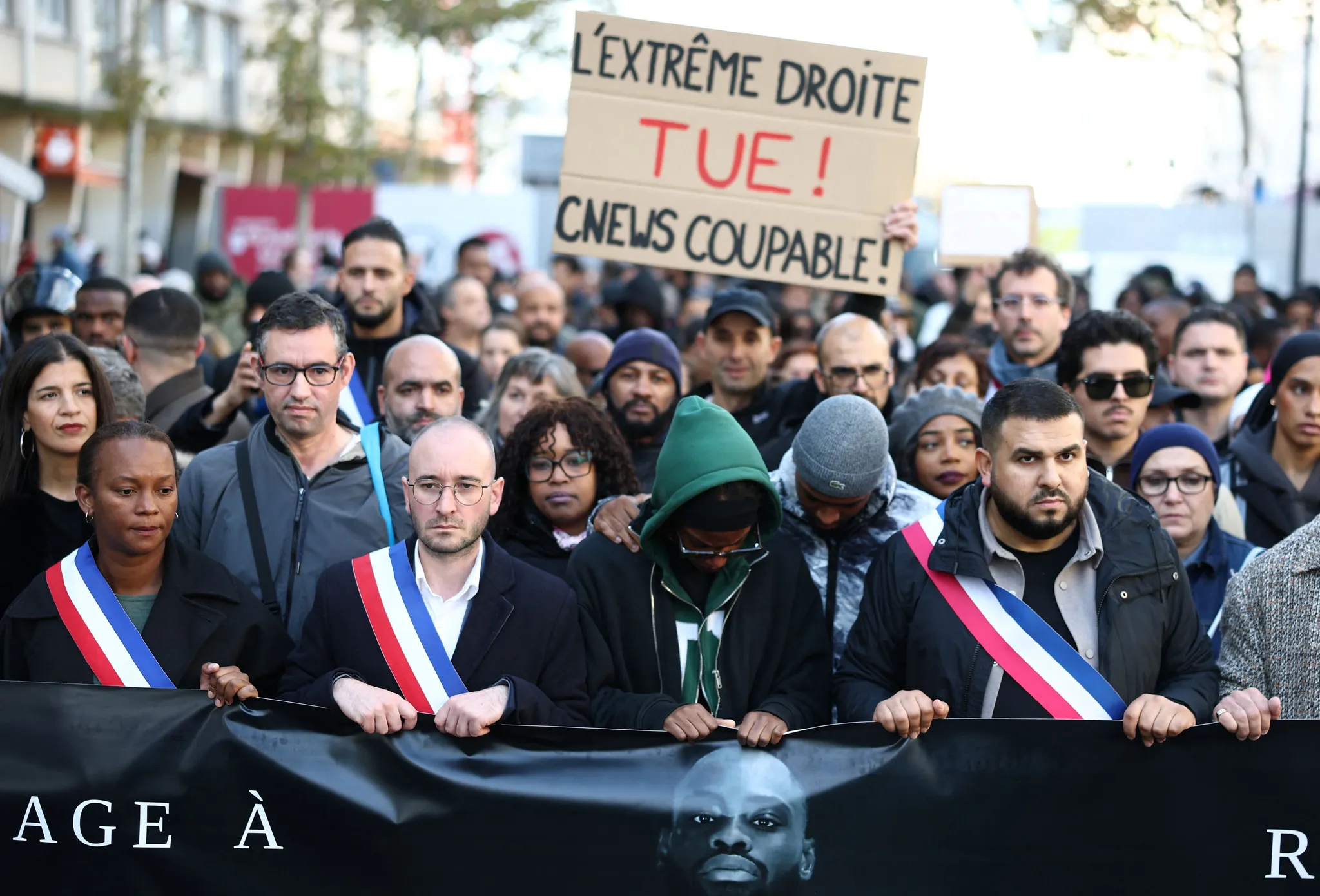 Polémique autour de BFMTV après un attentat raciste