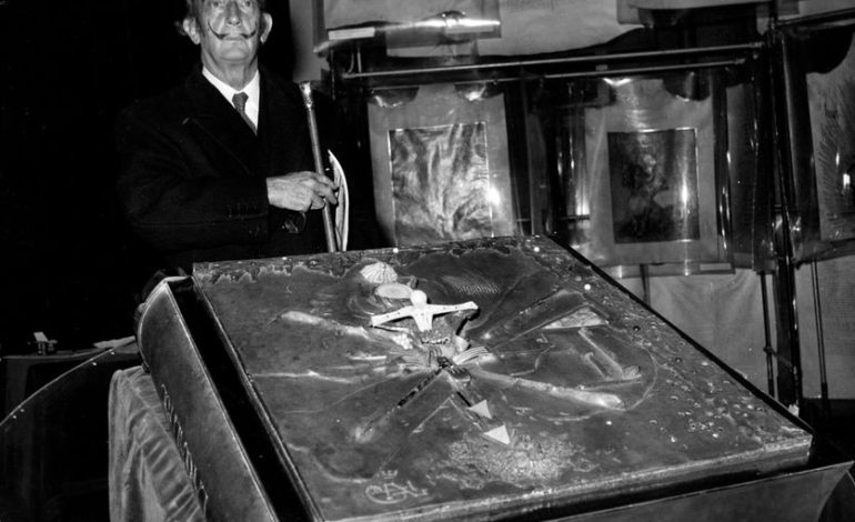 Vol d&rsquo;une œuvre de Salvador Dali : une couverture précieuse dérobée