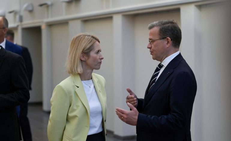 Arrestation pour espionnage, tensions internationales et attaques en Ukraine