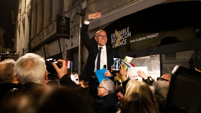 Manifestation houleuse pour Ludovic Fagaut à Besançon