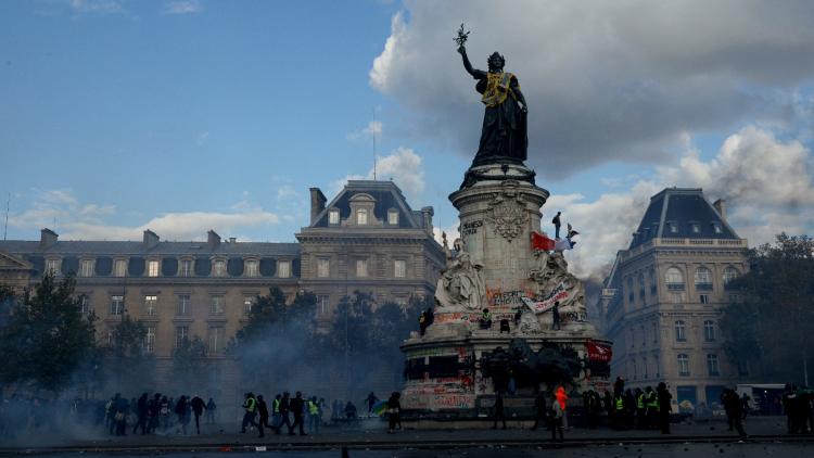 Heurts lors des manifestations en France